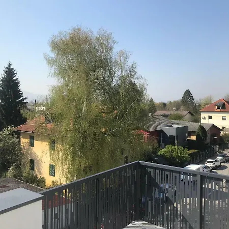 And Room's * Ljubljana