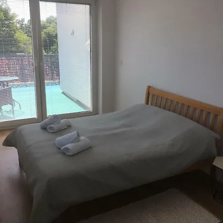 And Room's Apartment *